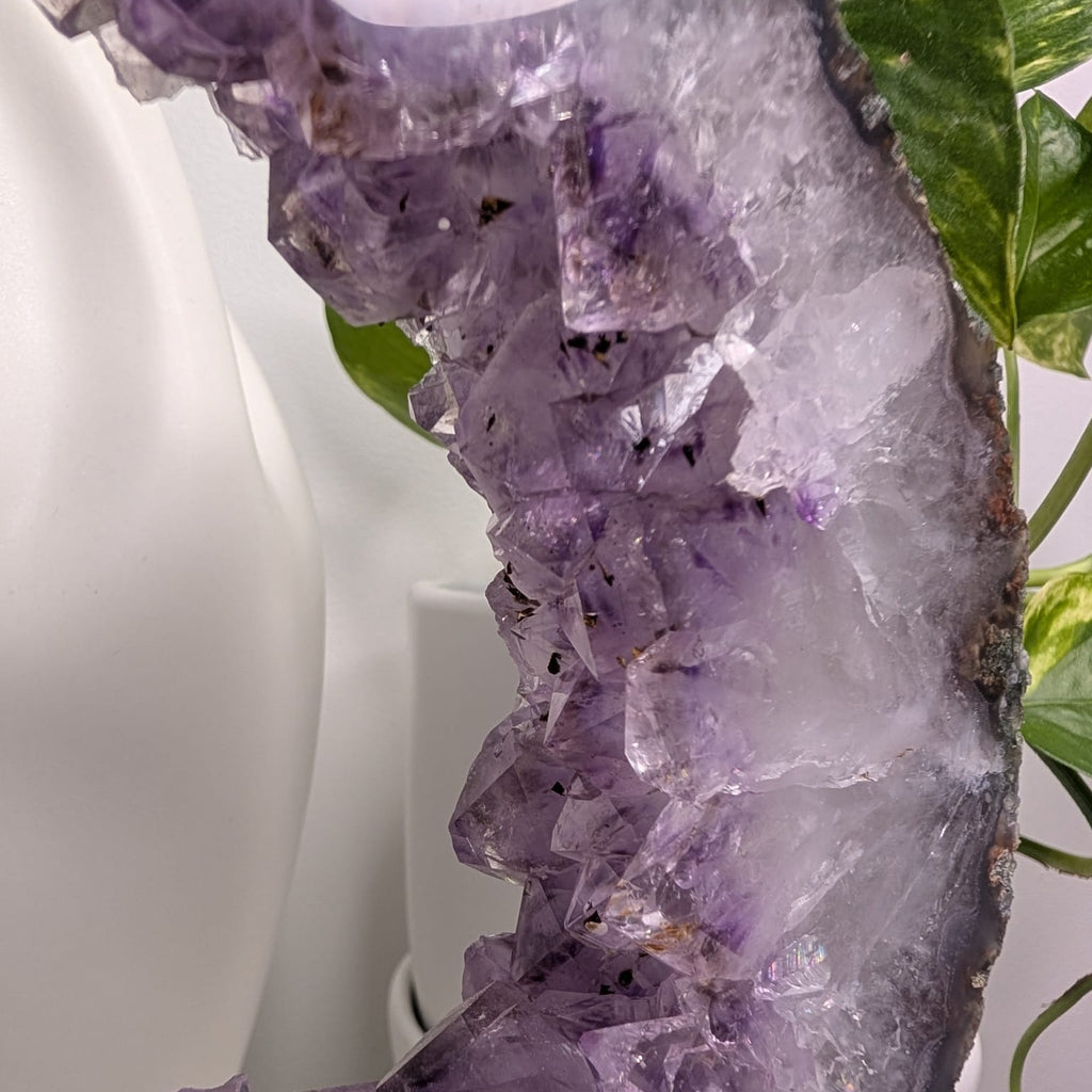 Amethyst portal on stand