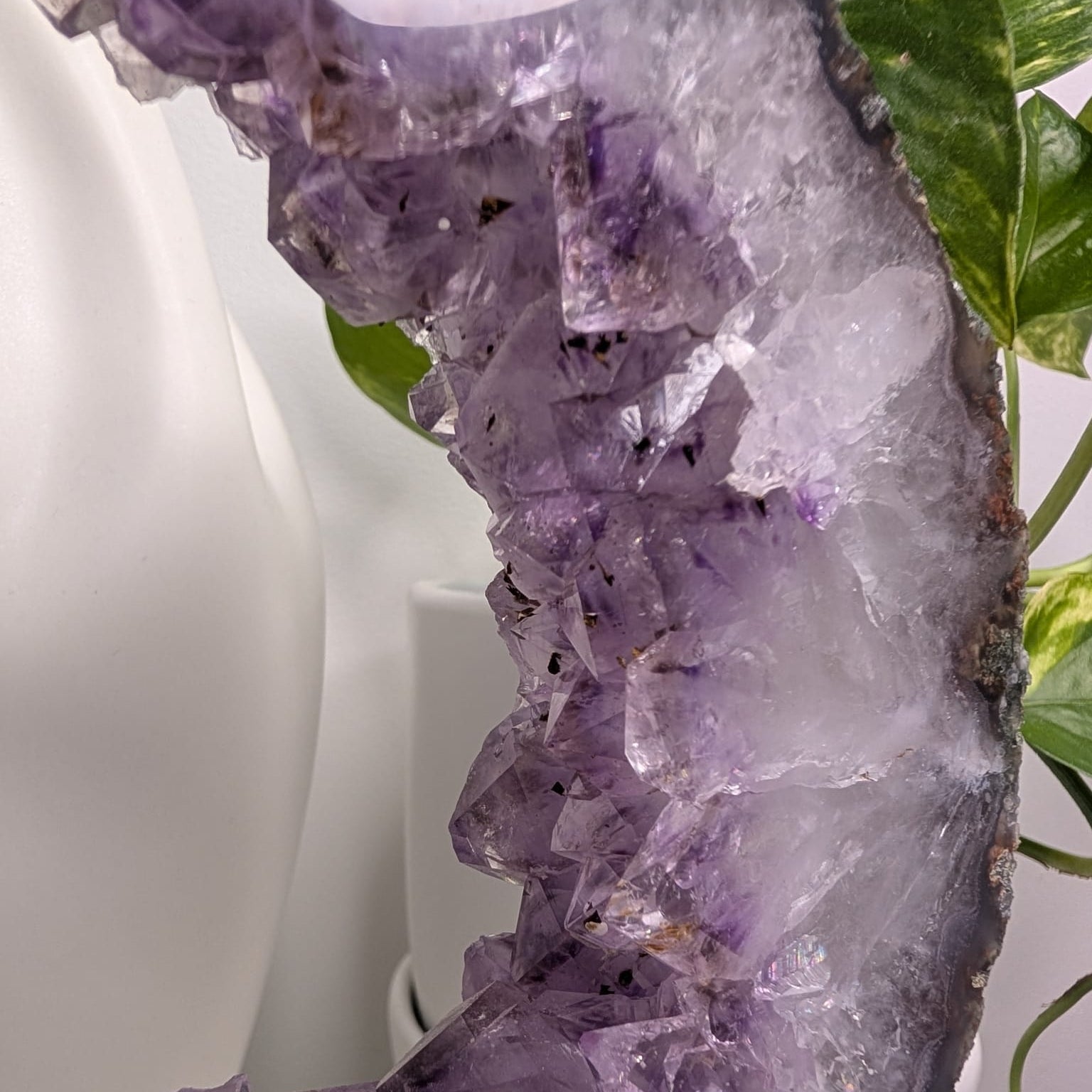 Amethyst portal on stand